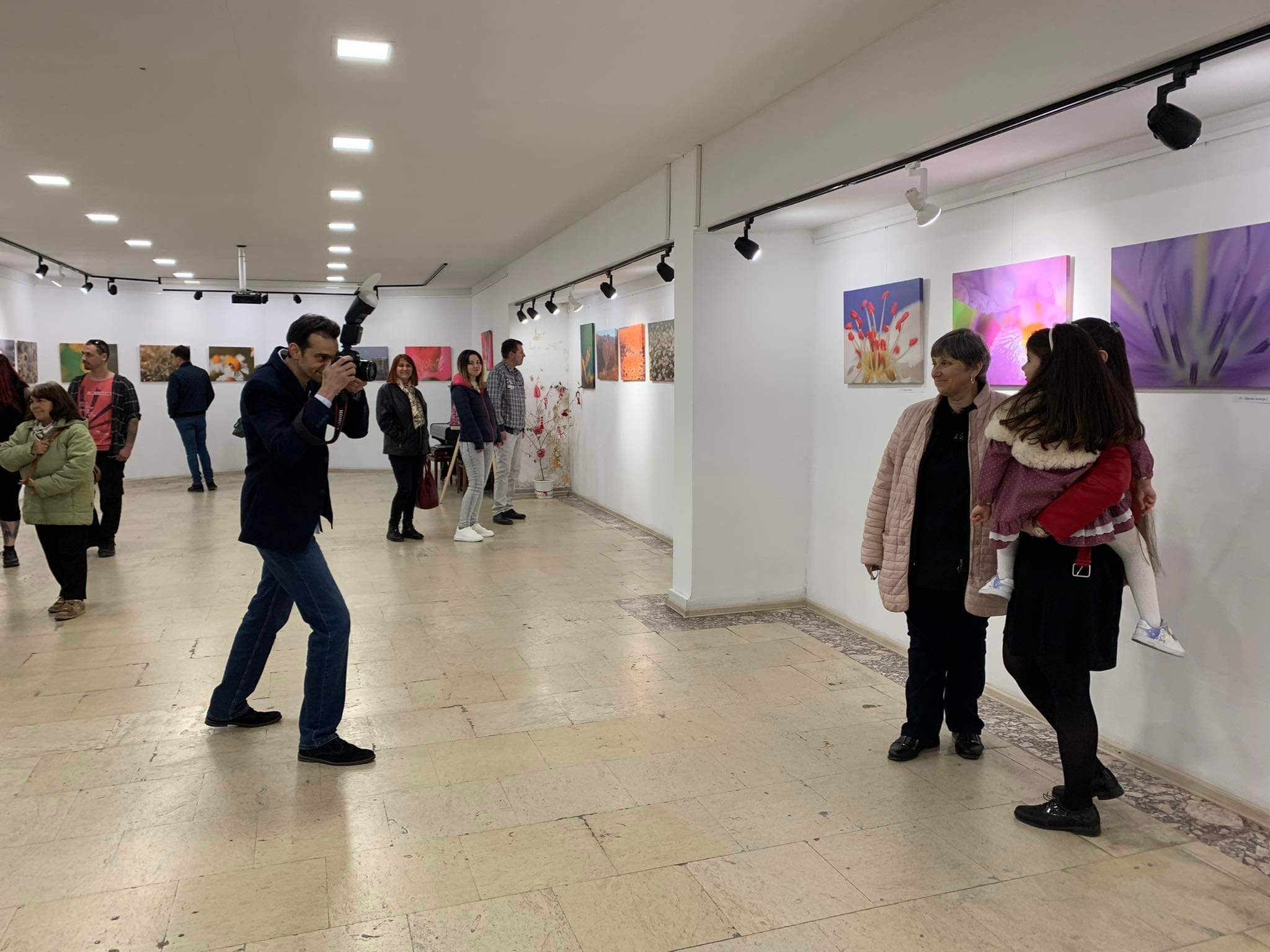 Фотографска изложба представиха в Казанлък