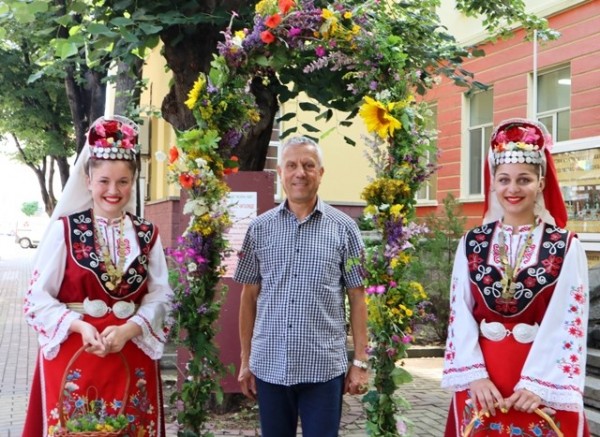Отличават Цветан Цочев със званието „Почетен гражданин на град Казанлък“