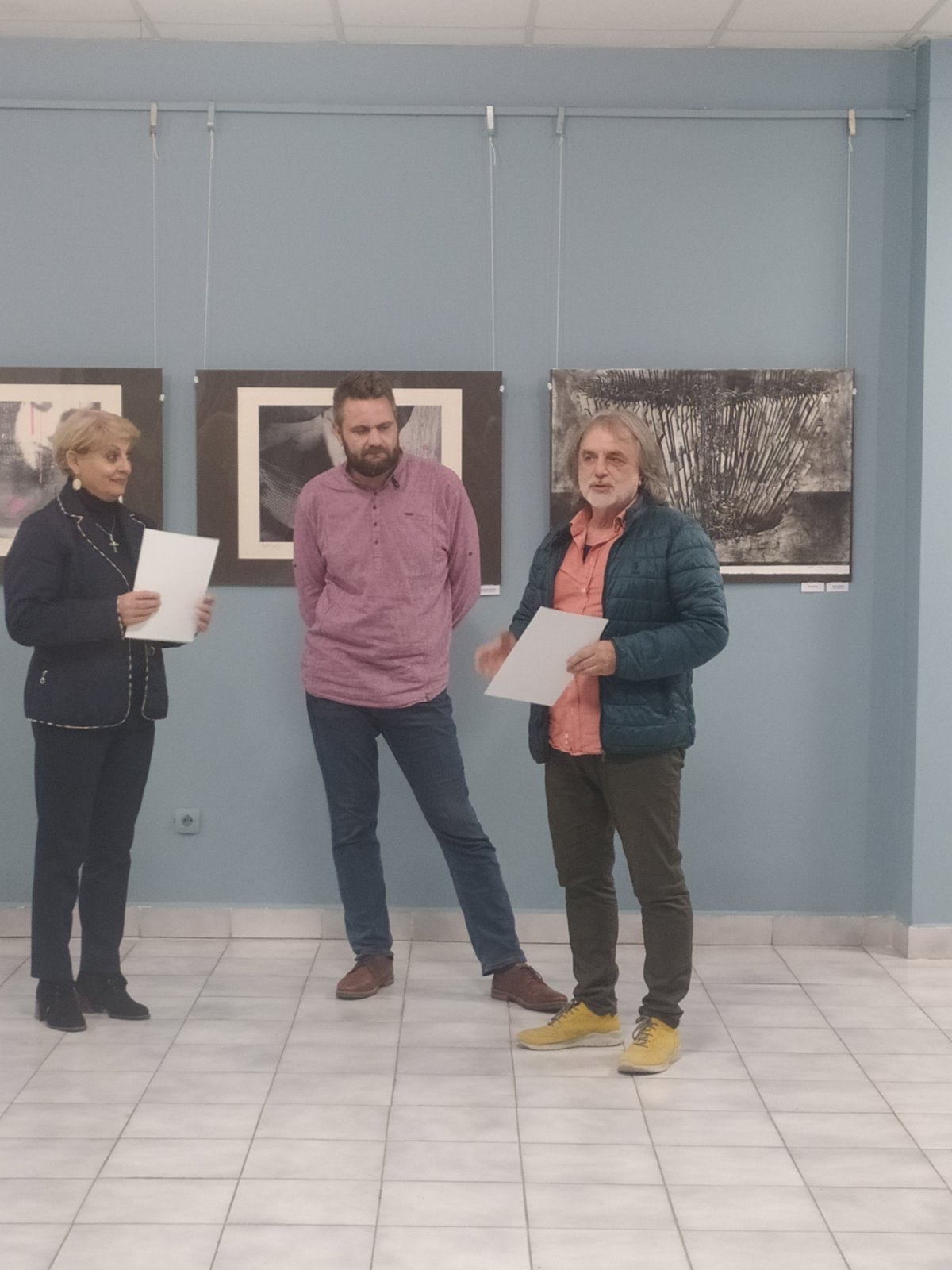 Представиха авторите и наредиха експозицията на тазгодишния „Графичен форум“ под липите