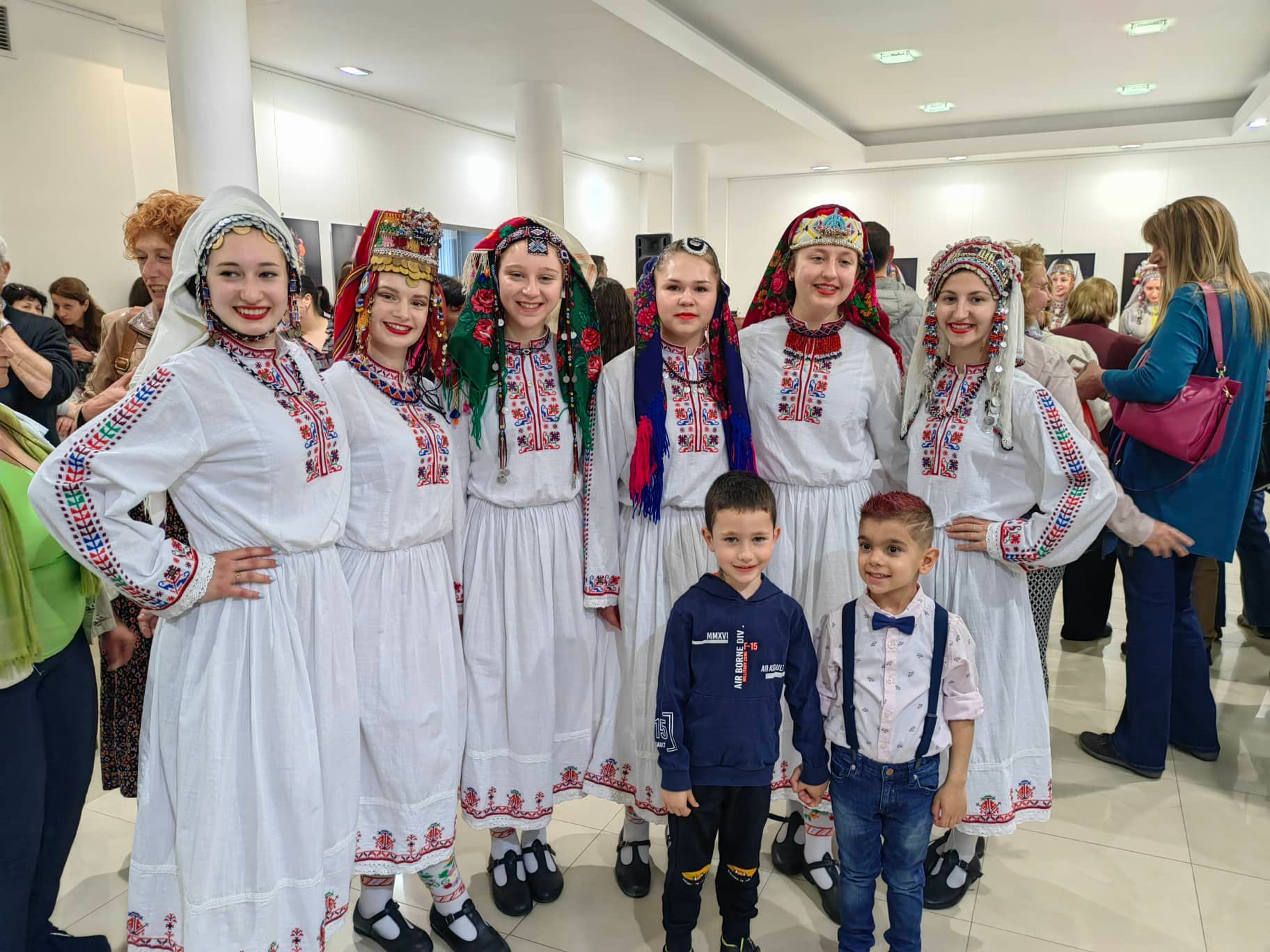 Фотоизложба “Визия, разказ, докосване” гостува в Казанлък