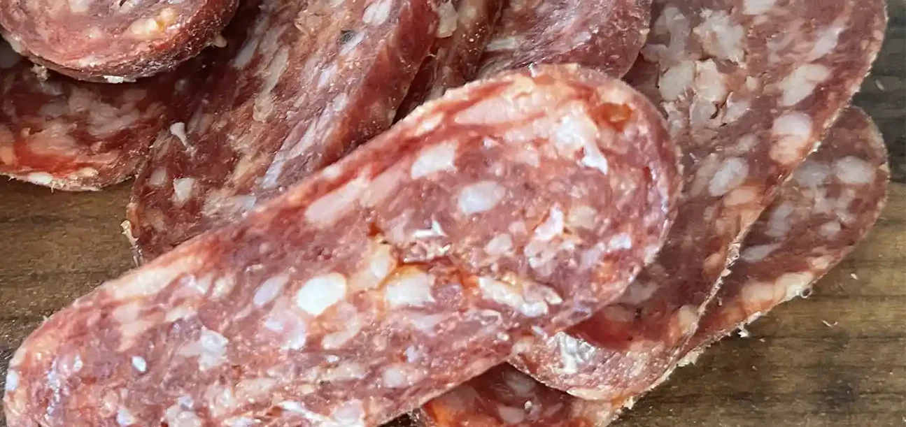 Сезонът на вкусната домашна луканка