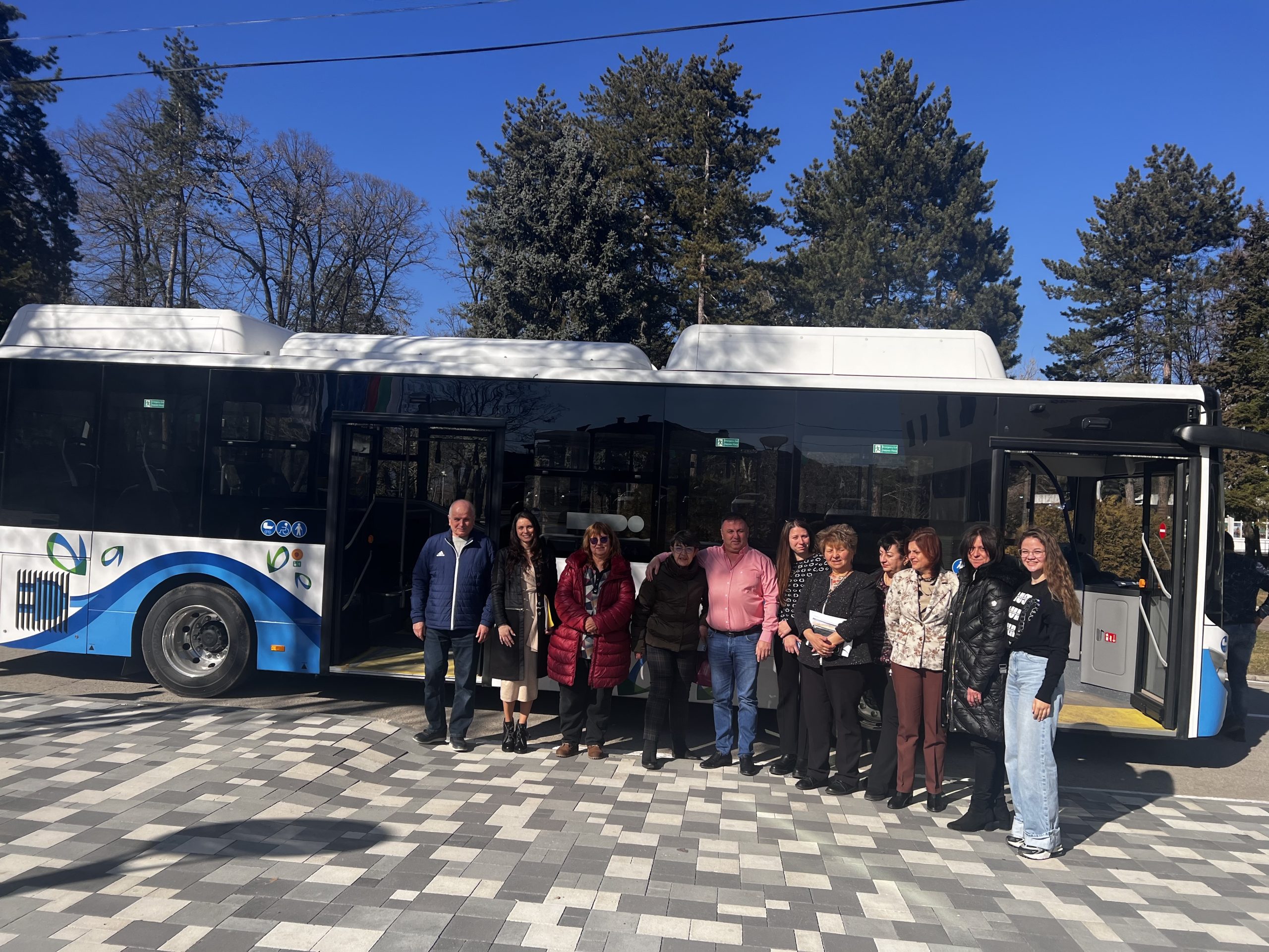 Община Павел баня се сдоби с електрически автобуси